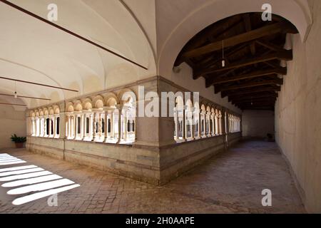 Abtei Santa Croce; Kloster, Dorf Sassovivo; horizontal; Foligno; Perugia; Umbrien; Italien; Europa Stockfoto