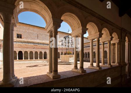 Abtei Santa Croce; Kloster, Dorf Sassovivo; horizontal; Foligno; Perugia; Umbrien; Italien; Europa Stockfoto