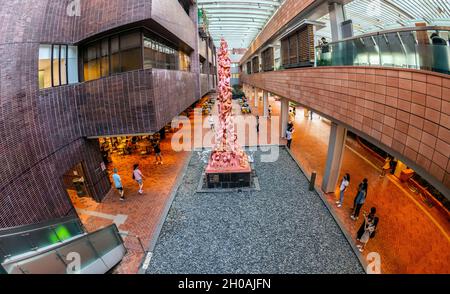 Die "Säule der Schande", Tiananmen-Massakerstatue des dänischen Künstlers Jens Galschiøt, an der Universität von Hongkong. Hongkong, China. Stockfoto