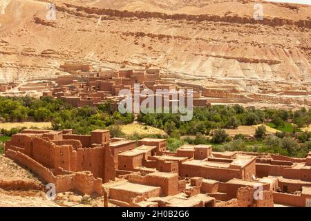 Landschaft und Landschaft in der Nähe der Stadt Asni ist eine kleine Stadt in den Ausläufern des Hohen Atlas in der Nähe von Marrakesch, Marokko. Stockfoto