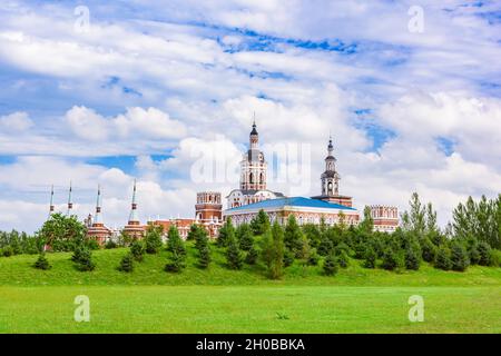 Russisches rotes Ziegelfort in Volgar Manor, Heilongjiang, China. Stockfoto