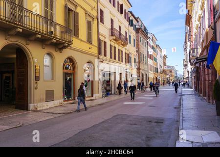 Corso Giacomo Matteotti, Menschen, Jesi, Marken, Italien, Europa Stockfoto