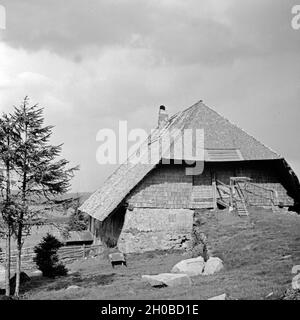 Ein altes Bauernhaus im Schwarzwald, Deutschland 1930er Jahre. Ein altes Bauernhaus in Schwarzwald, Deutschland 1930. Stockfoto