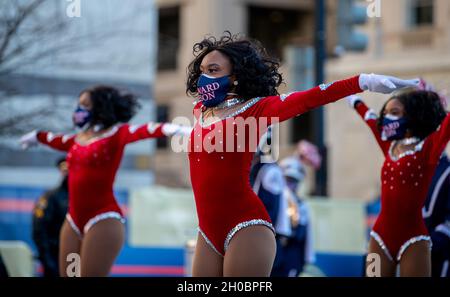 Mitglieder des Howard University Marching Band, die Alma Mater von Vizepräsident Kamala Harris, nehmen an der 59. Amtseinführung des Präsidenten in Washington, D.C., am 20. Januar 2021 Teil. Die alma-Mitglieder des Präsidenten und des Vizepräsidenten wurden eingeladen, an der Eskorte zum Weißen Haus teilzunehmen. Stockfoto