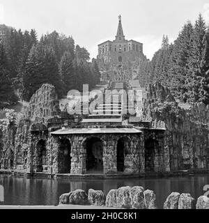 Der Herkules im Bergpark Wilhelmshöhe in Kassel, Deutschland 1930er Jahre. Kupfer Skulptur des Herkules in der Nähe von Wilhelmshöhe in Kassel, Deutschland 1930. Stockfoto