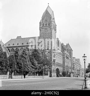 Das preußische Regierungsgebäude in Koblenz, Deutschland 1930er Jahre. Die preußische Regierung Gebäude in Koblenz, Deutschland 1930. Stockfoto