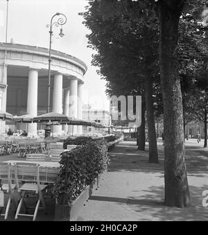 Der Elisenbrunnen in Aachen, Deutschland, 1930er Jahre. Wellness Brunnen Elisenbrunnen in Aachen, Deutschland 1930. Stockfoto