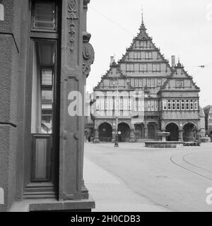 Blick auf das alte Rathaus in Paderborn, Deutschland 1930er Jahre. Blick auf das Rathaus in Paderborn, Deutschland 1930. Stockfoto
