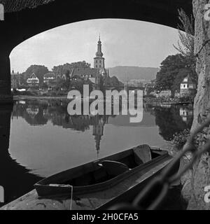 Bei der alten Brücke in Bad Kreuznach, Deutschland 1930er Jahre. In der Nähe der alten Brücke in der Stadt Bad Kreuznach, Deutschland 1930er Jahre. Stockfoto