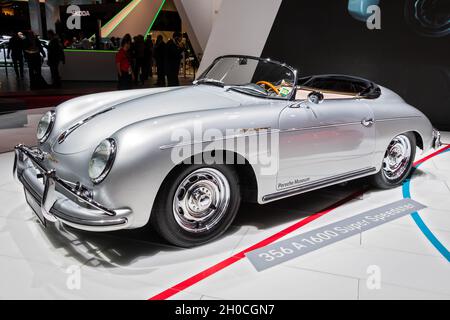 Porsche 356 Ein 1600 Super Speedster Classic 1958 Sportwagen auf dem Pariser Automobilsalon vorgestellt. Paris, Frankreich - 2. Oktober 2018. Stockfoto