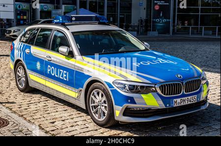 Auto der Deutschen Polizei auf der Straße in München, Deutschland - 6. September 2021 Stockfoto