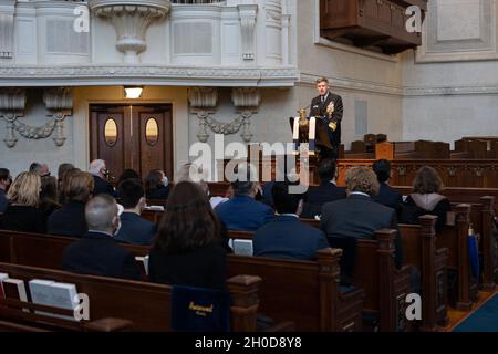 ANNAPOLIS, MD. (Jan 29, 2021) U.S. Naval Academy Superintendent Vice ADM. Sean S. Buck spricht während des Trauerdienstes des Midshipman 1st Class John M. Johnson in der U.S. Naval Academy Chapel. Die Naval Academy ehrte das Leben von Johnson aus Chapel Hill, North Carolina, mit einem Begräbnis- und Einbindungsservice mit militärischen Ehren. Johnson starb am 15. Dezember 2020 bei einem ertrinkenden Unfall, der während des Aufenthalts von der U.S. Naval Academy auftrat. Johnson wird von seinen Eltern, Kim und John, und seinen vier jüngeren Brüdern, Vance, Paul, Franklin und Teddy, überlebt. Stockfoto