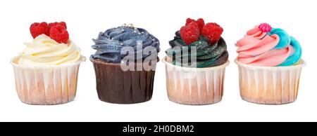 Gruppe von Cupcakes mit farbigen Belag isoliert auf weißem Hintergrund Stockfoto