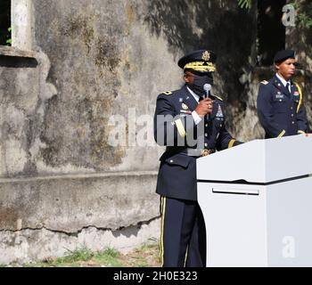 Brig. General Kodjo Knox-Limbacker, Adjutant General der Nationalgarde der Jungferninseln, hält seine Ausführungen während der Beförderungszeremonie für Maj. Derek A. Joseph, 104. Truppenkommando bei der Nationalgarde der Jungferninseln, 06. Februar 2021. Joseph Promotion Zeremonie wurde in den alten historischen Ruinen auf Estate Bethlehem, VING Compound statt. Stockfoto