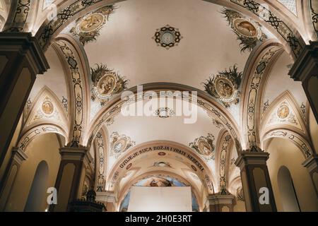 Im Inneren der historischen Wiener Staatsoper in Österreich Stockfoto