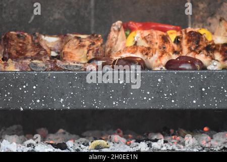 Traditionelles argentinisches Barbecue. Food-Fotografie Stockfoto