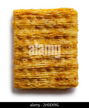 Single Shredded Wheat Cracker Cut Out auf Weiß. Stockfoto