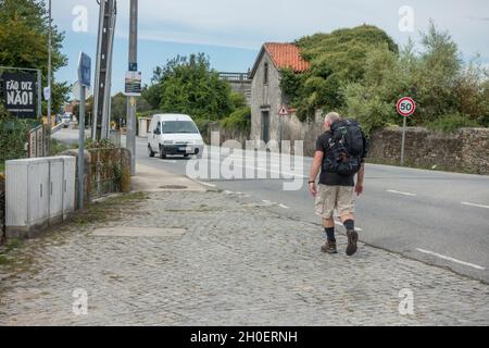 Pilger auf dem Jakobsweg, Camino de Santiago in Portugal. Stockfoto