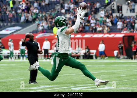 London, England; 10. Oktober 2021; Tottenham Hotspur-Stadion, London, England; NFL UK Series, Atlanta Falcons versus New York Jets: New York Jets defensiv gegen Ashtyn Davis (21) während des Warm-Up Stockfoto