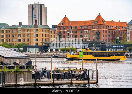 Green Island Café, Restaurant, Hafenbus, Liner im Kopenhagener Hafen, Öffentliche Verkehrsmittel, Sydhavnen, Kopenhagen, Dänemark, Stockfoto