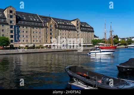 Hafenbecken am Strand von Ofelia, Copenhagen Admiral Hotel, ehemaliger Pier, im Hafen, Erholungsgebiet, Kopenhagen, Dänemark, Stockfoto