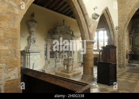 Fawsley Church St. Marys Glasmalerei aus Sulgrave Manor und der Familie Washington, auch Familie Knightley Stockfoto