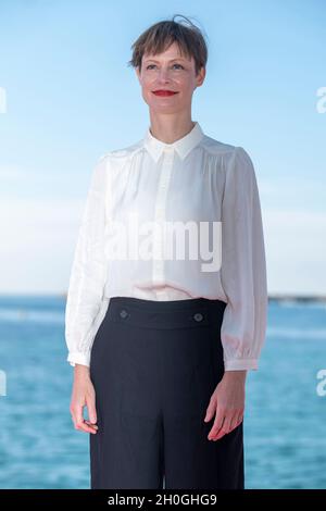 Cannes, Frankreich, 12. Oktober 2021, KATHARINA MARIE SCHUBERT (Schauspielerin) beim Photo-Call für SISI während der MIPCOM 2021 - The World’s Entertainment Content Market und der 4. Canneseries - International Series Festival © ifnm press / Alamy Live News Stockfoto