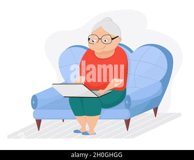 Großmutter sitzt auf dem Sofa mit Laptop. Nette Cartoon ältere Frau surft im Internet. Heimbüro und Videokonferenzen für alte Menschen. Stock Vektor