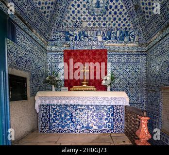 Erinnerung Eremitage von Nazaré (Kapelle unserer Lieben Frau von Nazaré) Innenraum - Nazaré, Portugal Stockfoto