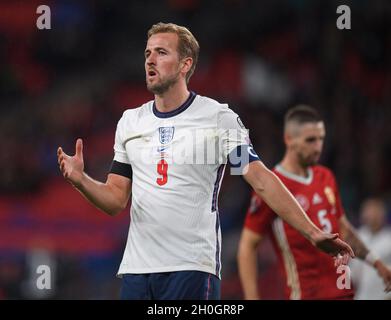 England gegen Ungarn - FIFA Fußball-Weltmeisterschaft 2022 - Europameisterschaft - Gruppe I - Wembley-Stadion der englische Fußballnationalmannschaft Harry Kane reagiert, nachdem er während des Spiels im Wembley-Stadion eine Chance verpasst hat. Bildnachweis : © Mark Pain / Alamy Live News Stockfoto