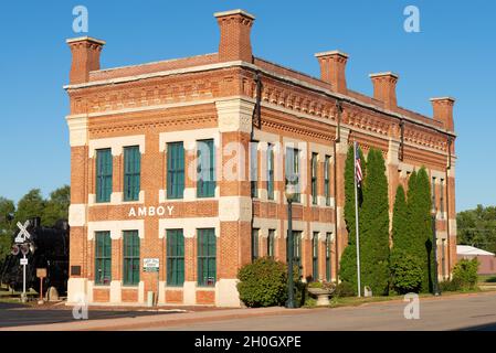 Amboy, Illinois - Vereinigte Staaten - 28. September 2021: Das Amboy Train Depot an einem schönen sonnigen Morgen. Stockfoto