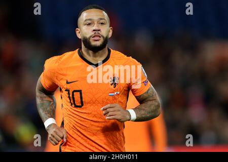 ROTTERDAM, NIEDERLANDE - 11. OKTOBER: Memphis Depay of the Netherlands während des FIFA WM-Qualifikationsspiel 2022 zwischen den Niederlanden und Gibraltar im Stadion Feijenoord am 11. Oktober 2021 in Rotterdam, Niederlande (Foto: Peter Lous/Orange Picters) Stockfoto