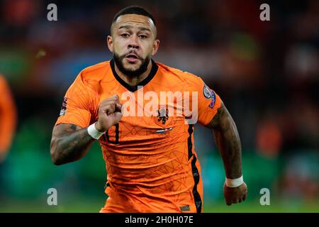 ROTTERDAM, NIEDERLANDE - 11. OKTOBER: Memphis Depay of the Netherlands während des FIFA WM-Qualifikationsspiel 2022 zwischen den Niederlanden und Gibraltar im Stadion Feijenoord am 11. Oktober 2021 in Rotterdam, Niederlande (Foto: Peter Lous/Orange Picters) Stockfoto