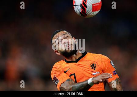 ROTTERDAM, NIEDERLANDE - 11. OKTOBER: Memphis Depay of the Netherlands während des FIFA WM-Qualifikationsspiel 2022 zwischen den Niederlanden und Gibraltar im Stadion Feijenoord am 11. Oktober 2021 in Rotterdam, Niederlande (Foto: Peter Lous/Orange Picters) Stockfoto