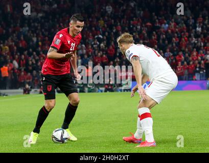 Tirana, Albanien. Oktober 2021. Odise Roshi (Albanien) während des Fußballspiels der FIFA-Weltmeisterschaft 2022 zwischen Albanien und Polandf am 13. Oktober 2021 im Air Albania Stadium in Tirana, Albanien Kredit: Unabhängige Fotoagentur/Alamy Live News Stockfoto