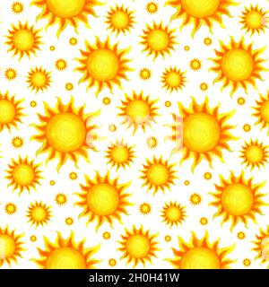 Sonniges Nahtmuster. Gelbe Sonne, Sommer hell handgezeichnetes Muster. Die feurigen Strahlen der Sonne. Illustration für Kinder. Isoliert auf einem weißen Backgrou Stockfoto