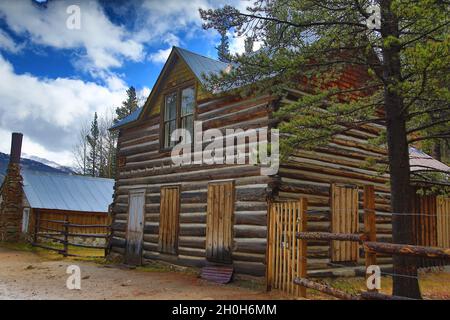 Blockhütte in St. Elmo Geisterstadt, Colorado Stockfoto