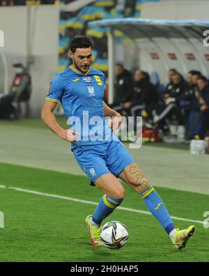 Lviv, Ukraine, 12. oktober 2021. Roman Yaremchuk (9) aus der Ukraine wird während des FIFA World Cup Qatar 2022 Qualification Group D Fußballspiels zwischen der Ukraine und Bosnien und Herzegowina in der Lviv Arena in Lviv, Ukraine, gesehen. Stockfoto