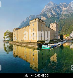 Mittelalterliche Festung und Museum von Rocca, Riva del Garda, Gardasee Nord, Trient, Trentino-Südtirol, Italien Stockfoto