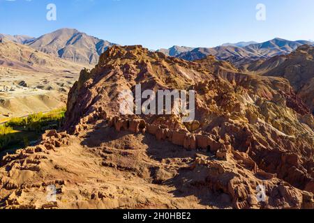 Luftaufnahme von Shahr-e Zuhak. Die rote Stadt, Bamyan, Afghanistan Stockfoto