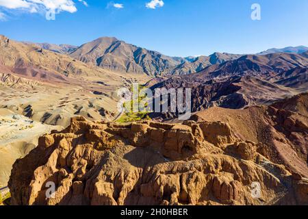 Luftaufnahme von Shahr-e Zuhak. Die rote Stadt, Bamyan, Afghanistan Stockfoto