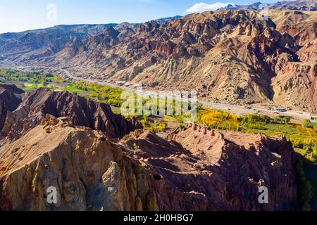 Luftaufnahme von Shahr-e Zuhak. Die rote Stadt, Bamyan, Afghanistan Stockfoto