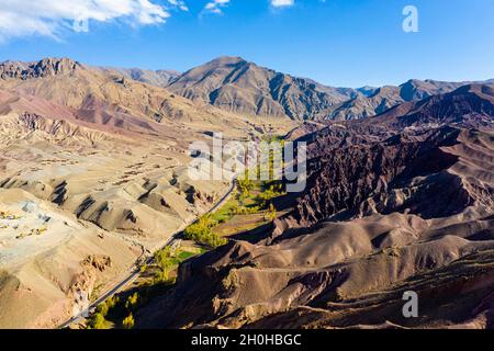 Luftaufnahme von Shahr-e Zuhak. Die rote Stadt, Bamyan, Afghanistan Stockfoto