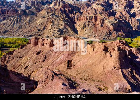 Luftaufnahme von Shahr-e Zuhak. Die rote Stadt, Bamyan, Afghanistan Stockfoto