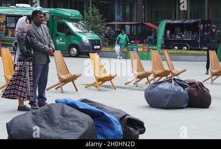 Nischni Nowgorod, Russland, Schweiz Park 04.09.2021.Menschen verschiedener Nationalitäten. Glückliches Ehepaar. Stockfoto