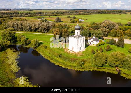 Orthodoxe Kirche der Fürbitte am Fluss Nerl, Russland Stockfoto