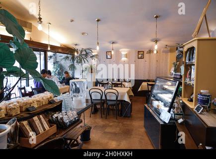 Karuizawa, Japan - 7. November 2019. Interieur des Restaurants in Karuizawa, Japan. Karuizawa ist ein Resort in den Bergen von Nagano, berühmt für seine Herbst na Stockfoto