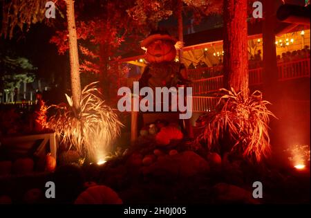 Buena Park, Kalifornien, USA 10. Oktober 2021 Knott's Scary Farm Halloween-Treffpunkt am 10. Oktober 2021 in Buena Park, Kalifornien, USA. Foto von Barry King/Alamy Stockfoto Stockfoto