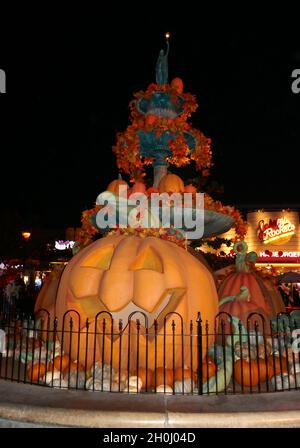 Buena Park, Kalifornien, USA 10. Oktober 2021 Knott's Scary Farm Halloween-Treffpunkt am 10. Oktober 2021 in Buena Park, Kalifornien, USA. Foto von Barry King/Alamy Stockfoto Stockfoto