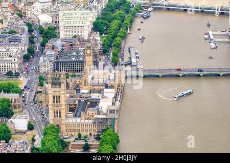 LONDON, Großbritannien - 1. JULI 2015: Luftaufnahme der Westminster-Gegend vom Hubschrauber aus Stockfoto